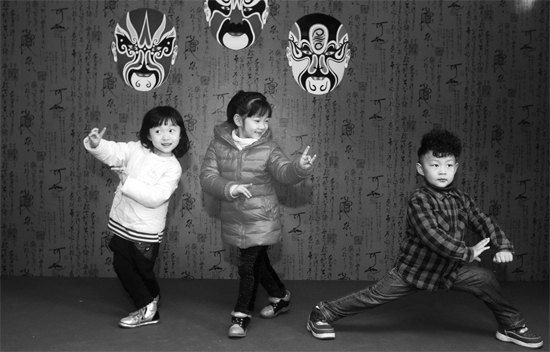 11月19日，鄭州市銘功路小學的金名劇場