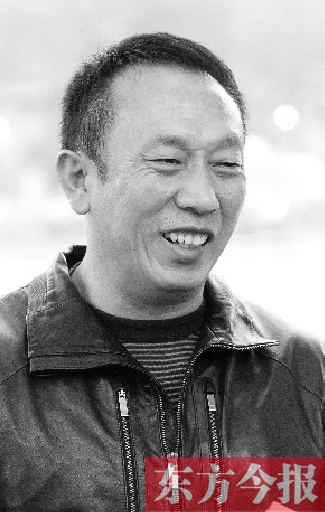 憨厚的中國(guó)好人黃久生出資10萬(wàn)元“義買(mǎi)”李剛的面館