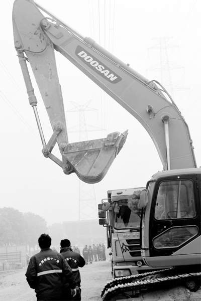 昨天，鄭州地鐵5號線配套工程在鄭州市西站路開工