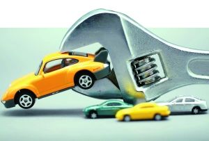 國慶節(jié)起，由國家質(zhì)檢總局發(fā)布的《家用汽車產(chǎn)品修理、更換、退貨責(zé)任規(guī)定》(簡稱汽車“三包”)將正式實(shí)施。不少業(yè)內(nèi)人士表示，汽車“三包”政策的落實(shí)，二手車市場或?qū)⒌靡浴跋磁啤薄? oldsrc=