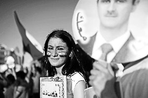 1日，土耳其民眾游行支持巴沙爾政權(quán)。新華社發(fā)