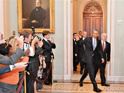 10日，華盛頓，奧巴馬前往國(guó)會(huì)山與參議員會(huì)談。