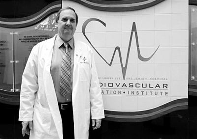 這是負(fù)責(zé)這一項(xiàng)目的生物學(xué)家斯圖爾特·威廉斯今年3月6日接受采訪時(shí)拍的照片。