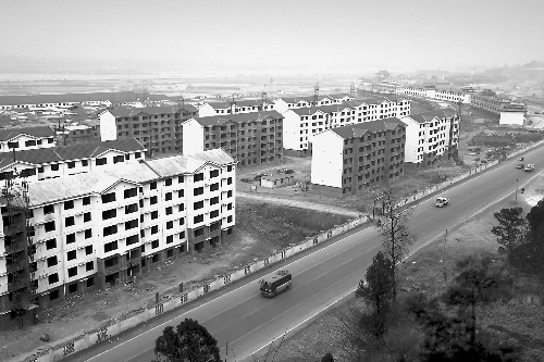 1月14日，宜陽縣正在建設(shè)的靈山新型農(nóng)村社區(qū)已現(xiàn)雛形。