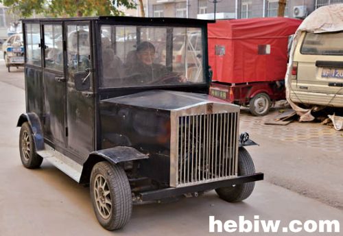 鶴壁農民花費萬余元自制一輛“勞斯萊斯”