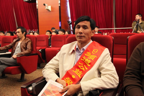 河南平頂山魯山縣電視臺(tái)的記者張朝岑受聘9頻道公益·愛(ài)心形象大使。