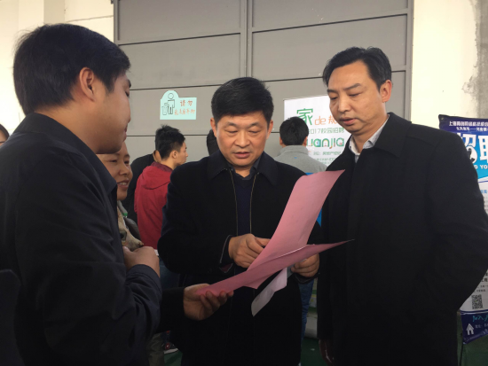 學(xué)院院長、黨委書記黃乾及其他院領(lǐng)導(dǎo)親臨現(xiàn)場指導(dǎo)工作