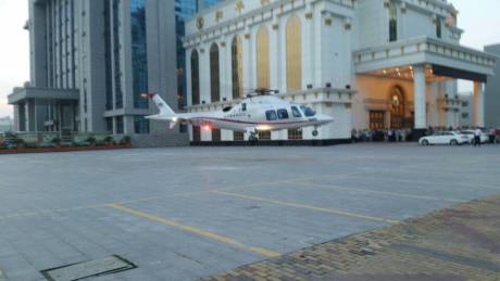 男子乘私人直升機(jī)從天津回鹽城過(guò)中秋