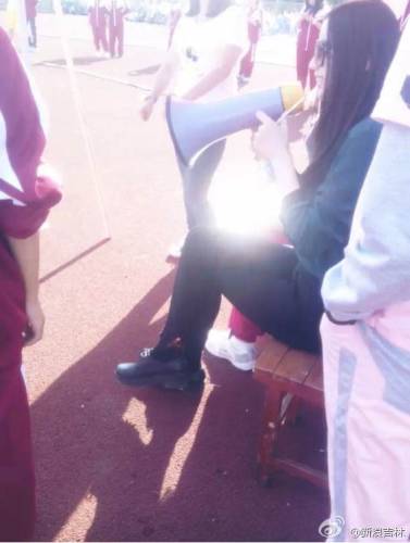 吉林女教師被同學(xué)譽為最美生物老師