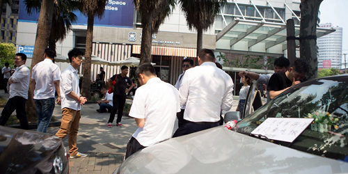 上海專車司機圍堵總部