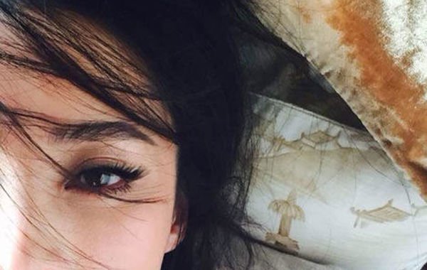 蔣勤勤吊帶美照。