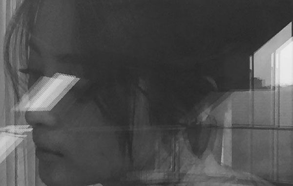 蔣勤勤吊帶美照。