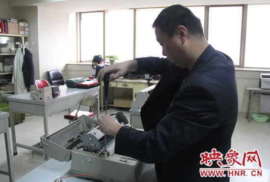 現(xiàn)在的陸涌經(jīng)常被同事成為“治療疑難雜癥的行家”、“大神”