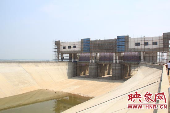 正式通水后，湍河渡槽5秒鐘就能注滿一個標準的游泳池