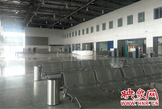 鄭州新客運(yùn)北站候車(chē)大廳。
