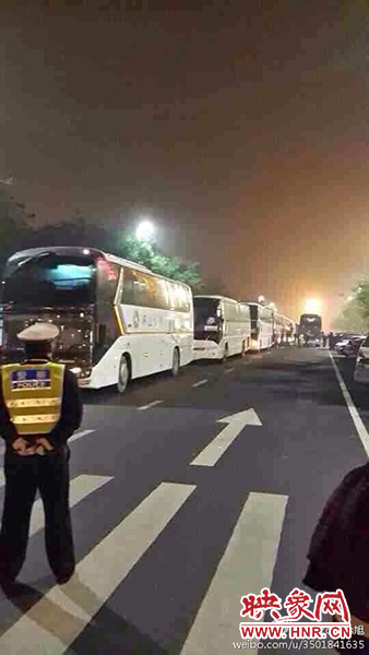 11月1日深夜，鄭州鄭東新區(qū)夜總會“皇家一號”被查處。網(wǎng)友供圖