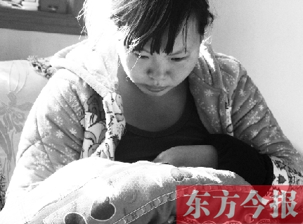 重新找回兒子蛋蛋，年輕的媽媽再也不忍離開