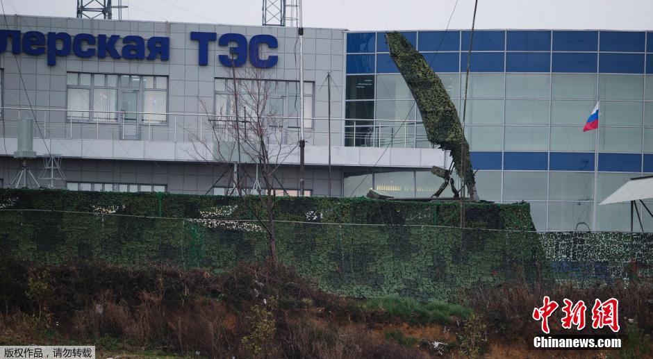 當(dāng)?shù)貢r(shí)間1月29日，俄羅斯索契，2014年索契冬奧會(huì)，俄羅斯軍方在奧林匹克公園周邊部署放空導(dǎo)彈系統(tǒng)。