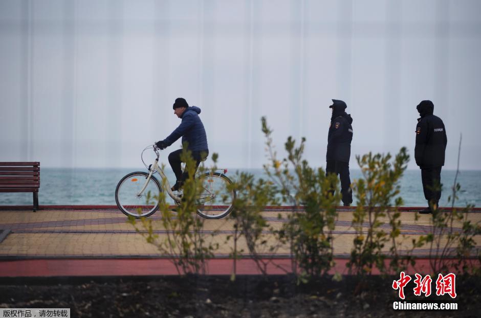 當(dāng)?shù)貢r(shí)間1月29日，俄羅斯索契，2014年索契冬奧會(huì)，俄羅斯軍方在奧林匹克公園周邊部署放空導(dǎo)彈系統(tǒng)。