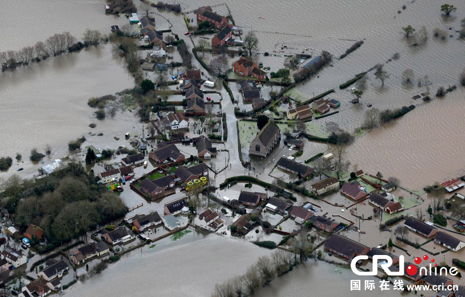 航拍英國(guó)薩默塞特郡遭洪水襲擊區(qū)域