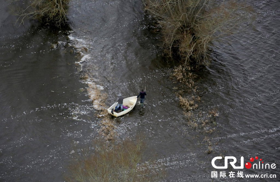航拍英國(guó)薩默塞特郡遭洪水襲擊區(qū)域