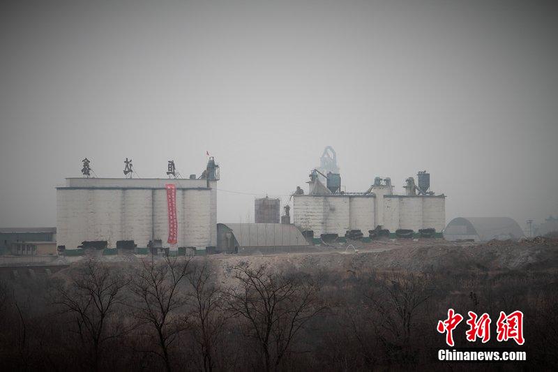 　2014年2月17日，石家莊市再次啟動(dòng)壓減水泥過剩產(chǎn)能、治理大氣污染水泥企業(yè)集中爆破拆除行動(dòng)。