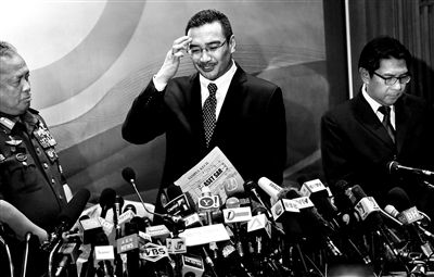 當(dāng)?shù)貢r(shí)間2014年3月12日，馬來西亞雪邦，馬來西亞交通部長希山慕丁出席新聞發(fā)布會(huì)。