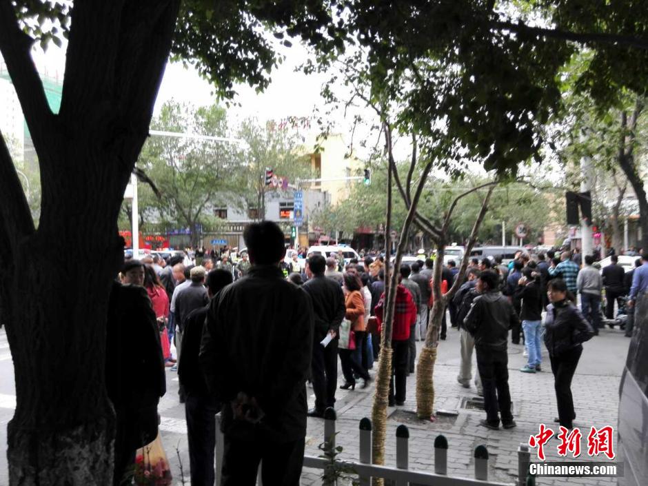 自治區(qū)和烏魯木齊市有關(guān)部門迅速處置，傷員已全部送往醫(yī)院救治。