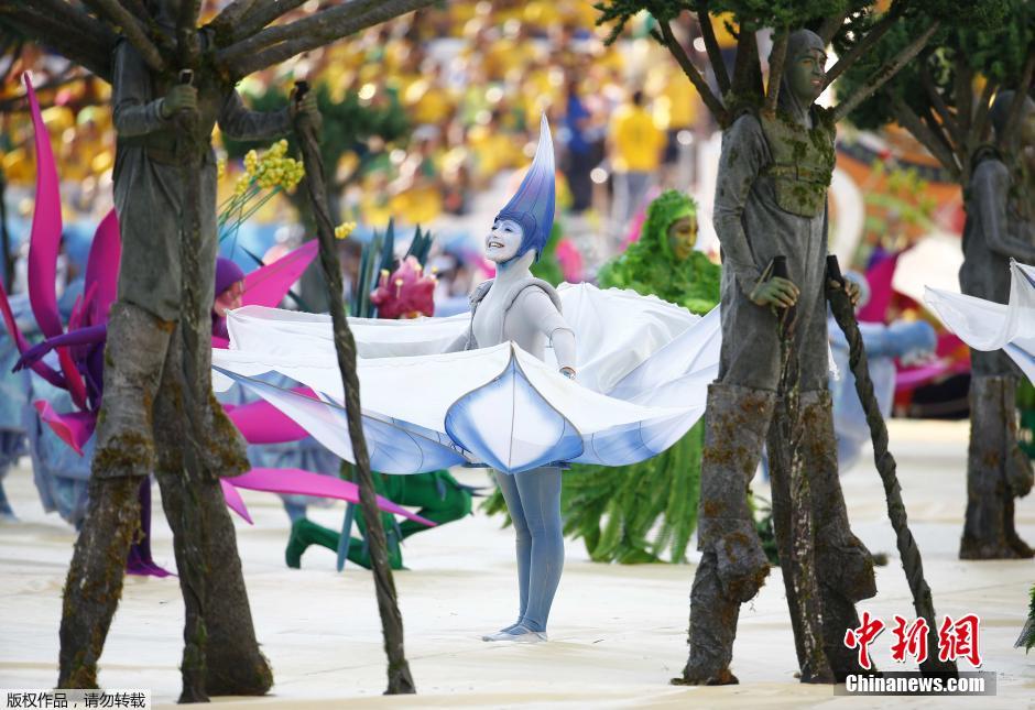 北京時(shí)間6月13日凌晨2時(shí)，巴西世界杯正式拉開(kāi)帷幕。