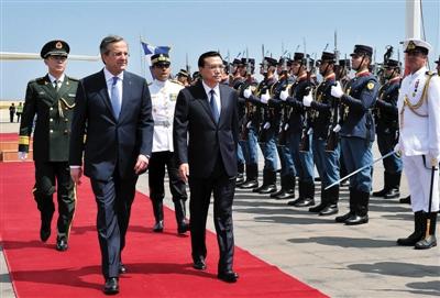 　6月19日，國務院總理李克強乘專機抵達雅典國際機場，開始對希臘進行正式訪問。