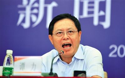 　譚力 男，1955年10月生，漢族，重慶市人，大學(xué)學(xué)歷，有知青經(jīng)歷。2009年3月前，一直在四川工