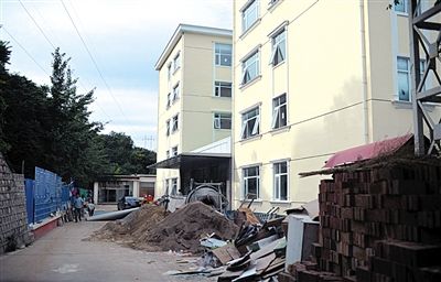 　該山莊目前正在建四星級賓館。新京報記者 吳江 攝