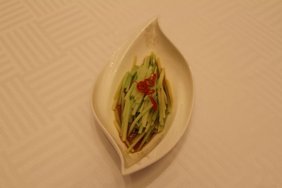 白灼翠芥蘭。 花惠生 供圖