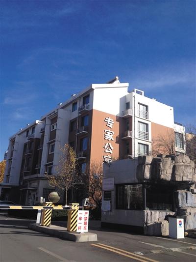 馬超群母親張桂英的一處房產(chǎn)，位于秦皇島開發(fā)區(qū)專家公寓內(nèi)，該房產(chǎn)為馬家巨款、黃金藏匿處。