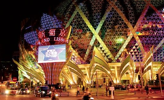 　澳門賭場貴賓廳的冷清，在許多人看來，是當?shù)亟?jīng)濟轉(zhuǎn)型的好機會。