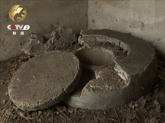 2013年一場嚴(yán)重的干旱席卷馬振撫鄉(xiāng)村里的井卻打不出水來村民們種植的水稻損失嚴(yán)重 2013年一場嚴(yán)重的干旱席卷馬振撫鄉(xiāng)村里的井卻打不出水來村民們種植的水稻損失嚴(yán)重