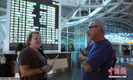 印尼火山噴發(fā)致5座機場關閉 逾130個航班被取消