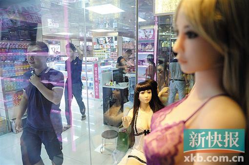 廣東成人用品市場(chǎng)調(diào)查。圖為各地的經(jīng)銷(xiāo)商都會(huì)在此進(jìn)貨。新快報(bào)記者 孫毅/攝