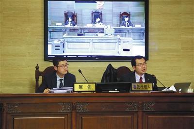 “小黃車”的商標所有人“數(shù)人公司”代理律師稱，“ofo小黃車”侵犯了“小黃車”的注冊商標。