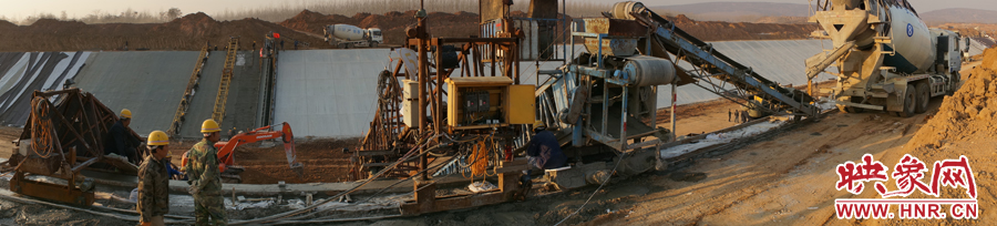 禹長2標(biāo)渠道襯砌全景 余培松攝