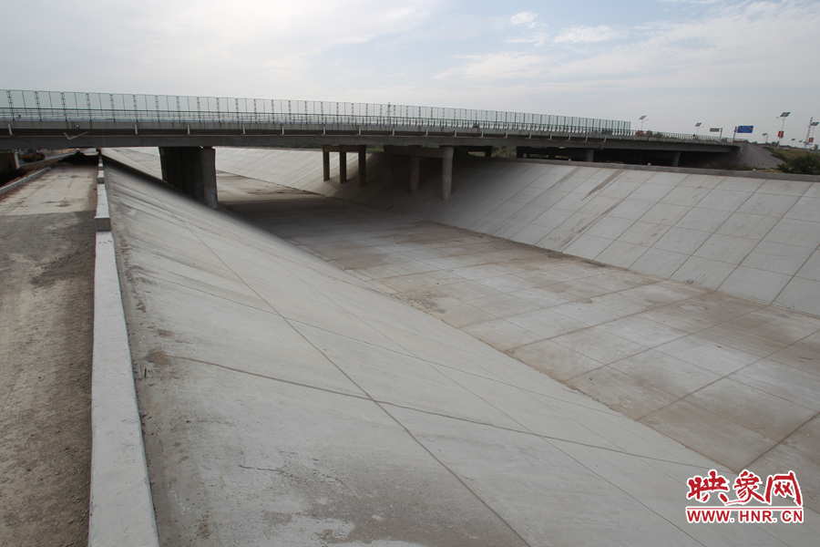 潮河1標(biāo)鄭新路橋 余培松攝