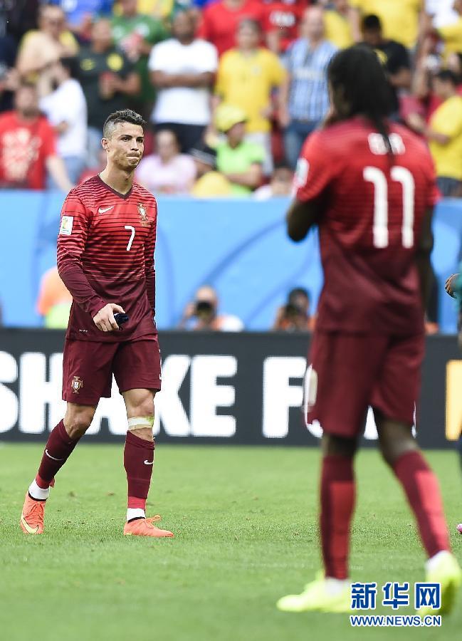 6月26日，葡萄牙隊(duì)球員克·羅納爾多（左）在比賽中。