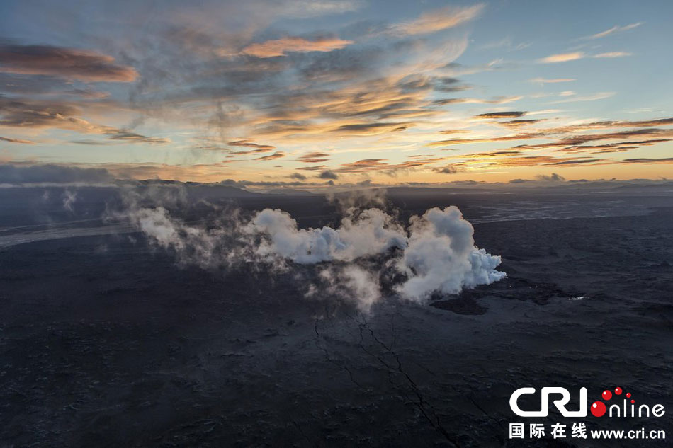 冰島火山噴發(fā)進入紅色預(yù)警