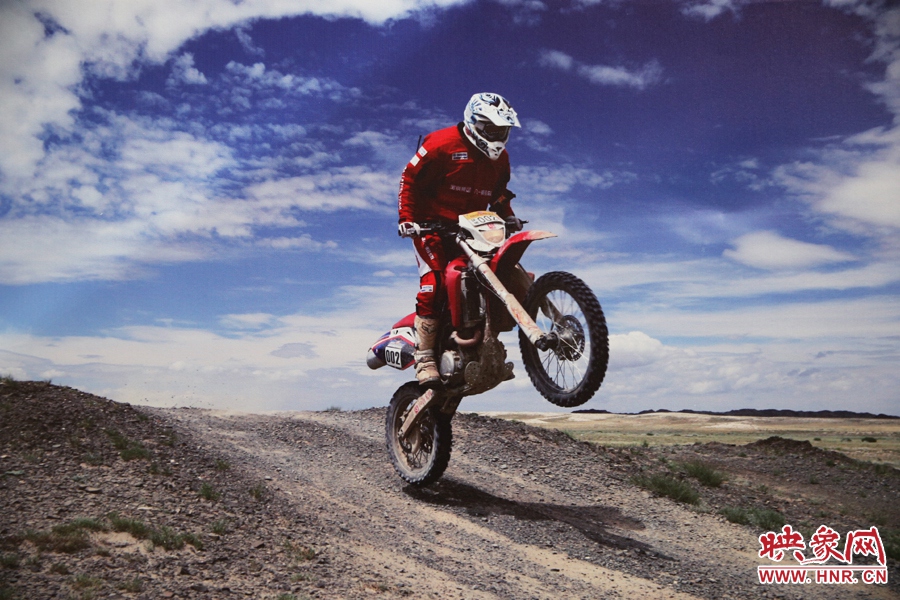 賽車的世界、更是男人的世界。圖為部分參展攝影作品。