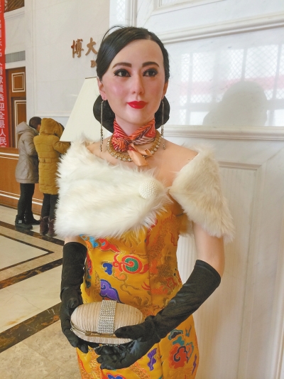 若不是這身似是而非的衣服，你能認出這是范冰冰嗎？