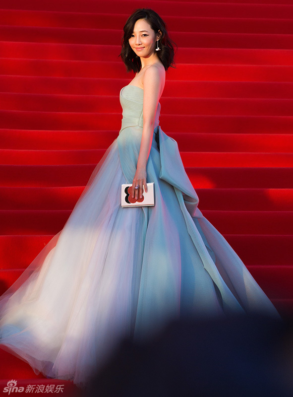 北影節(jié)閉幕豐胸美腿爭艷 新老女神齊來襲