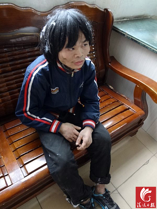 1997年16歲時(shí)被“杜某”以招工名義帶離家鄉(xiāng)關(guān)押干活至今。