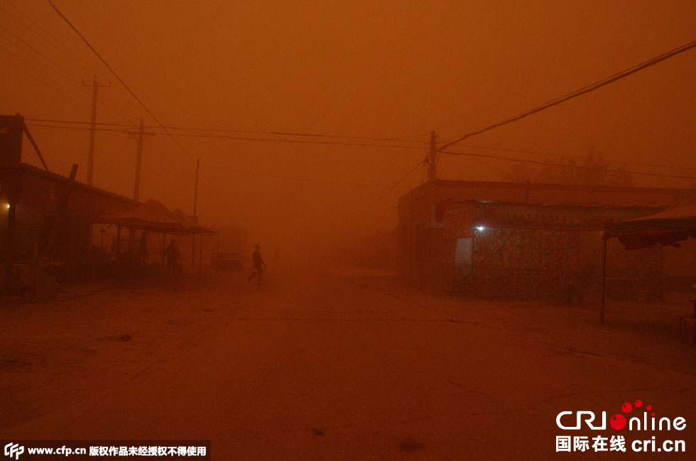 巴扎上變得寂靜無(wú)聲?！D片來(lái)源：CFP