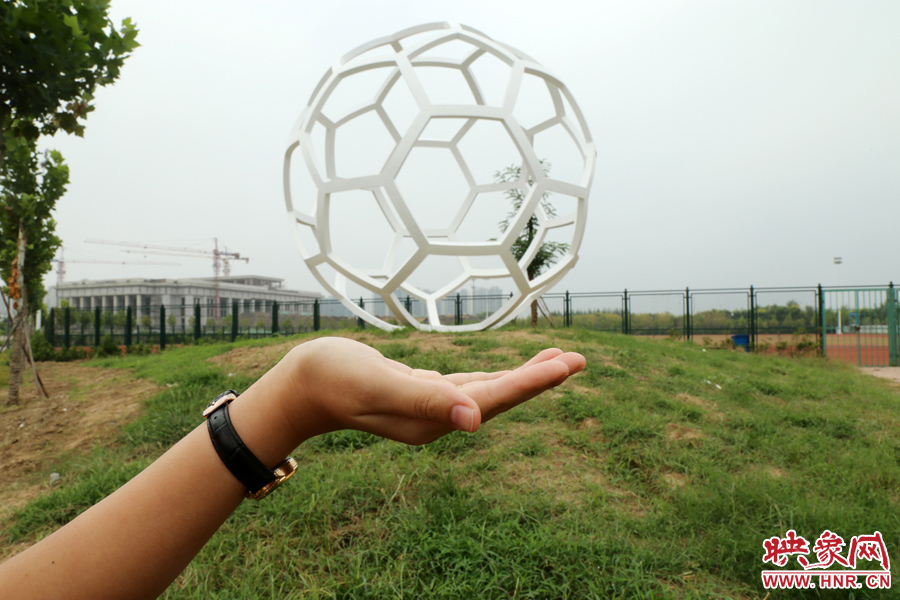 托”足球“。