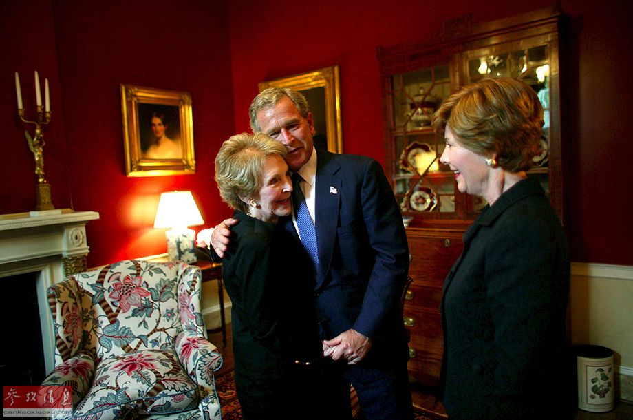 各國(guó)領(lǐng)導(dǎo)人退休后都干啥？小布什刷盤(pán)布朗教書(shū)